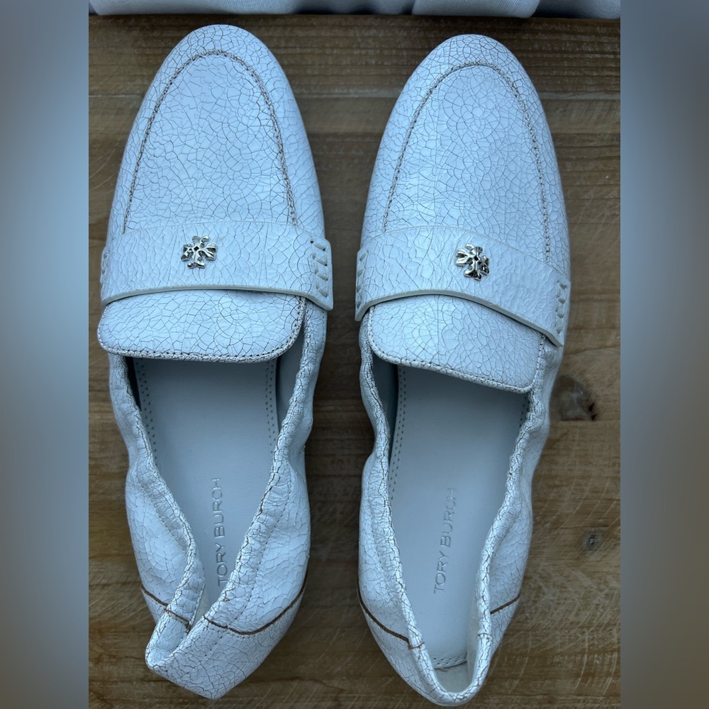 Tory Burch Ballet Loafer in Shiny White Women’s Size 6.5 New - Picture 5 of 10